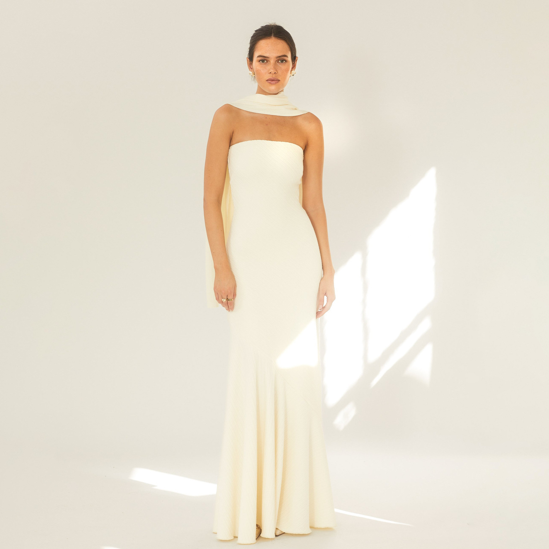 New formal dress with hanging neck leaking back fish tail pleated dress strapless one neck long dress