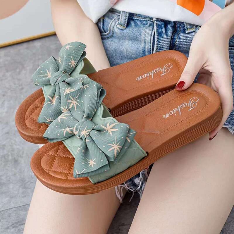 2025 Summer New PVC Versatile Fashion Bow Women's Designer Sandals Casual Beach Flat Slippers Thick Bottom Sandals