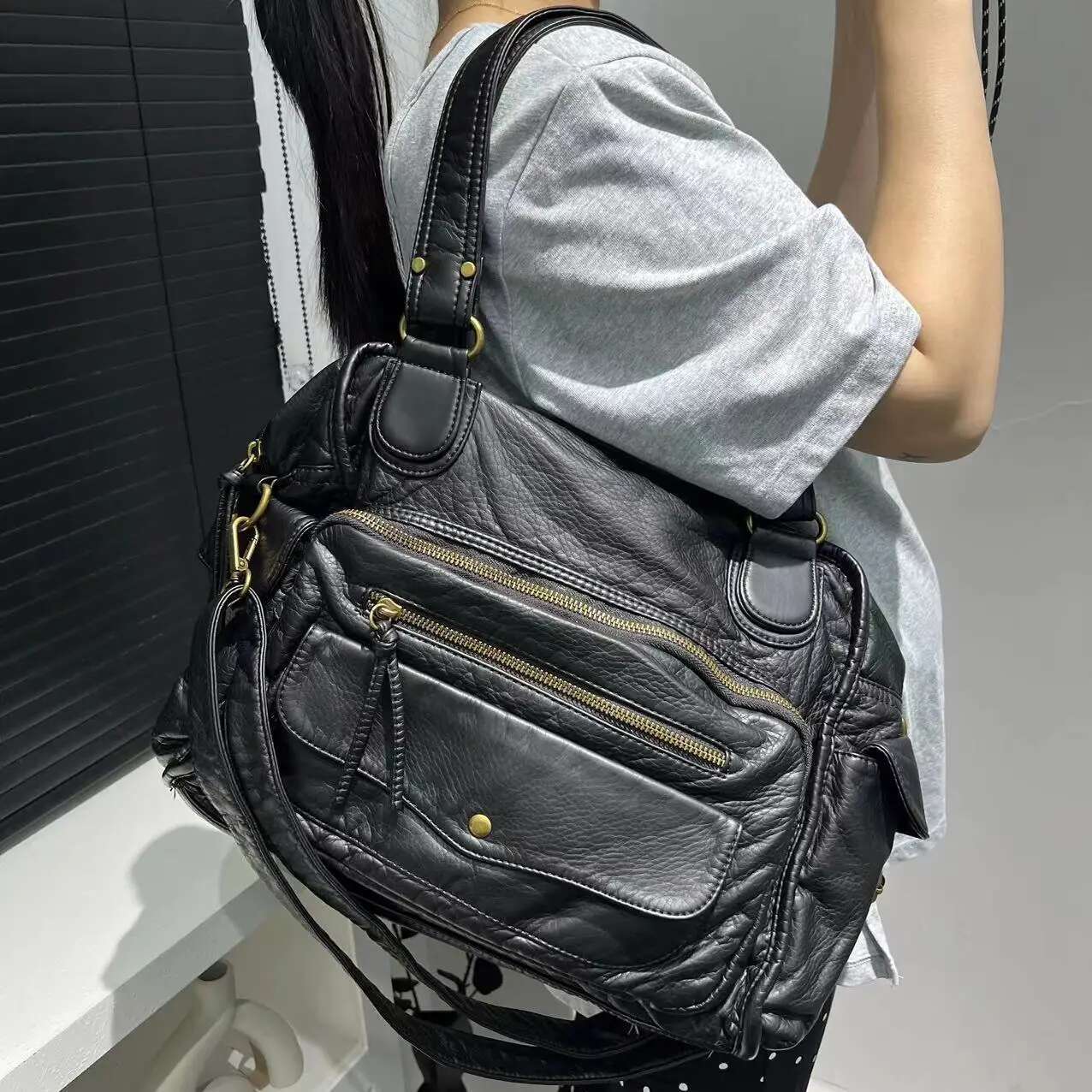 Women's Fashion Y2k Washed Distressed Motorcycle Hot Girl Large Capacity Multi-Pocket Shoulder Bag
