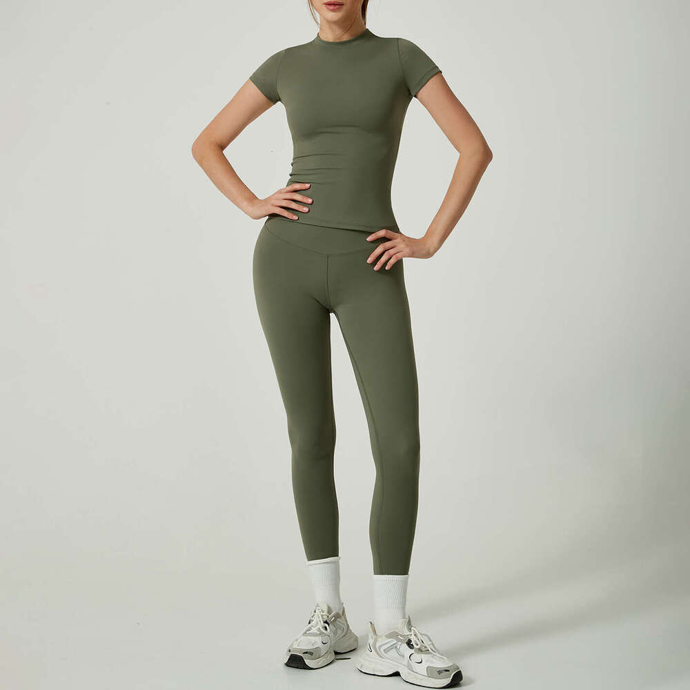 European American spring and summer short sleeved pants women's two-piece set, high-end yoga suit, 2025 new casual fashion trend clothing