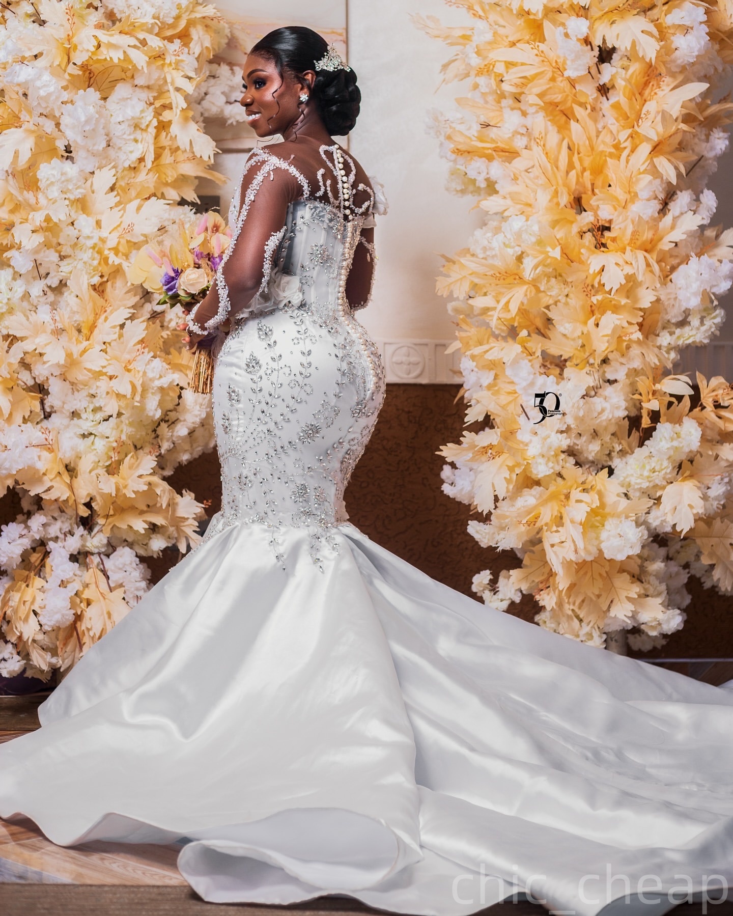 2025 Arabic Aso Ebi White Wedding Dress Beaded Crystals Sheer Neck Full Sleeves Satin Luxuirous Bridal Gowns Dresses ZJ045