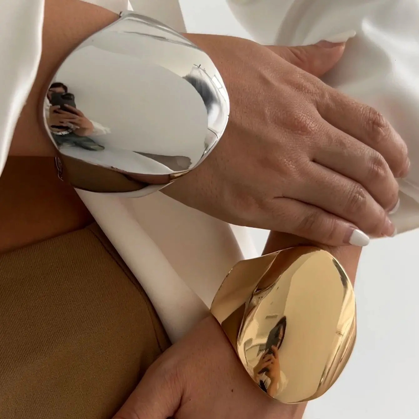 SHIXIN Fashion Smooth Gold Color Chunky Spring Bangles for Women Exaggerated Geometric Wide Open Cuff Bracelet Unisex Men 250227