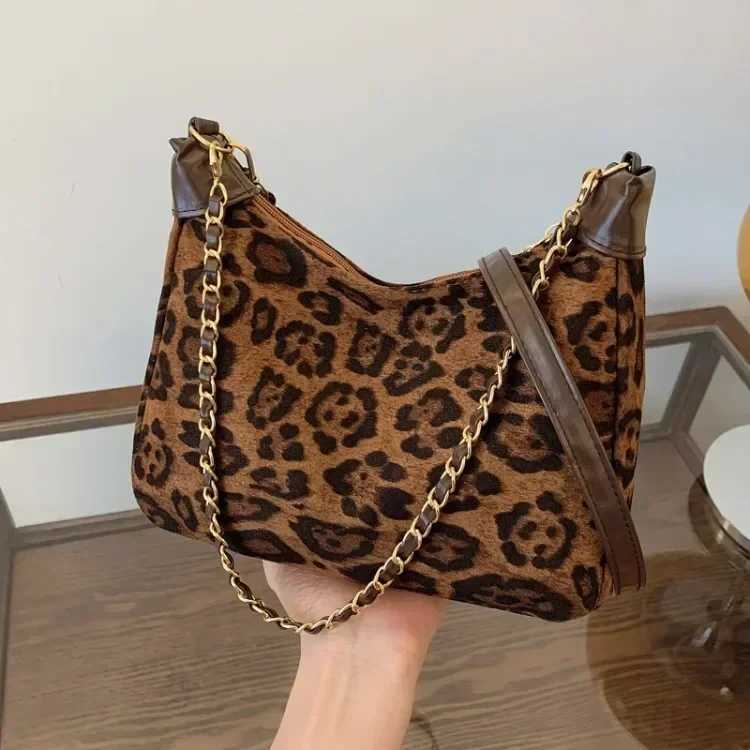 Vintage Womens Leopard Print Versatile Chain New Womens Bag Premium Texture Temperament Generous Crossbody ShoulderXJ250227