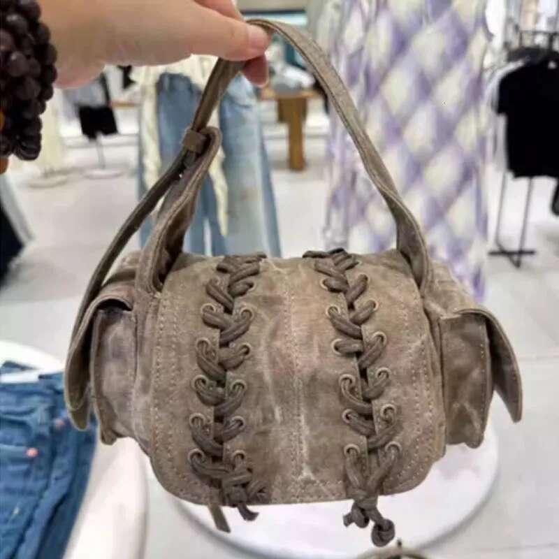 Retro Design Frosted Women Versatile Pleated Drawstring Small Square 2024 New High-Quality Handbag Shoulder Bag