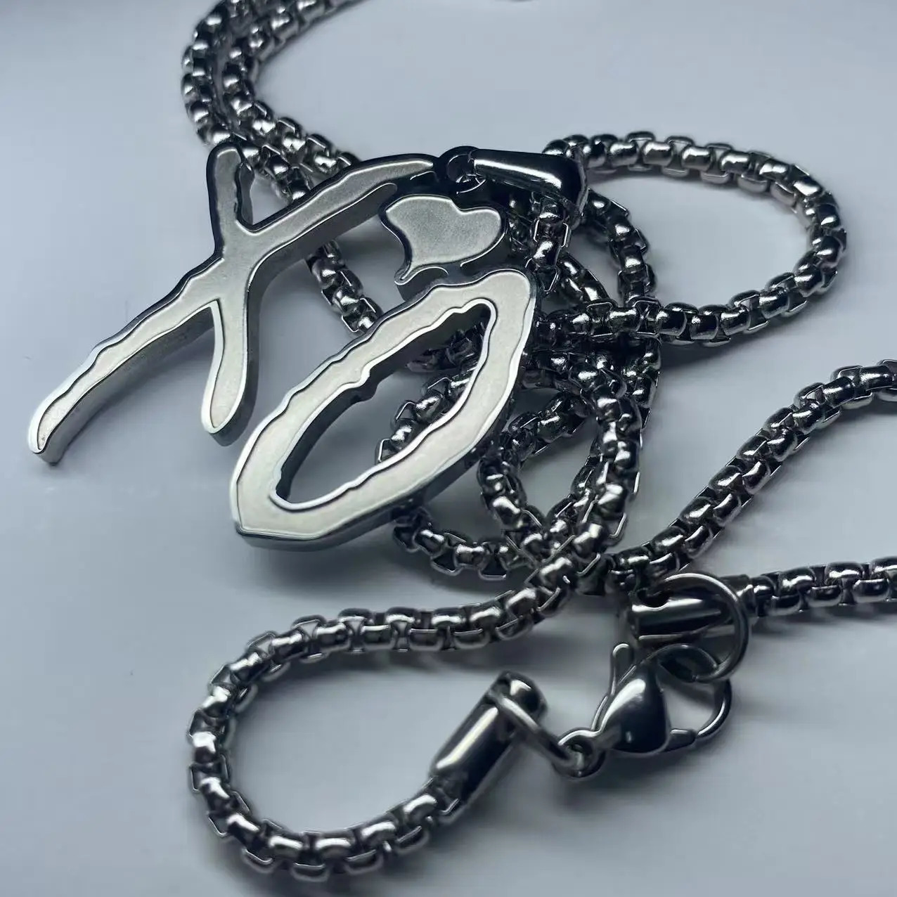 Delicacy Fashion Hip Hop Rock Steel Letter Pendant Necklace Heavy Industry Personality Men Cool Party Jewelry 250227