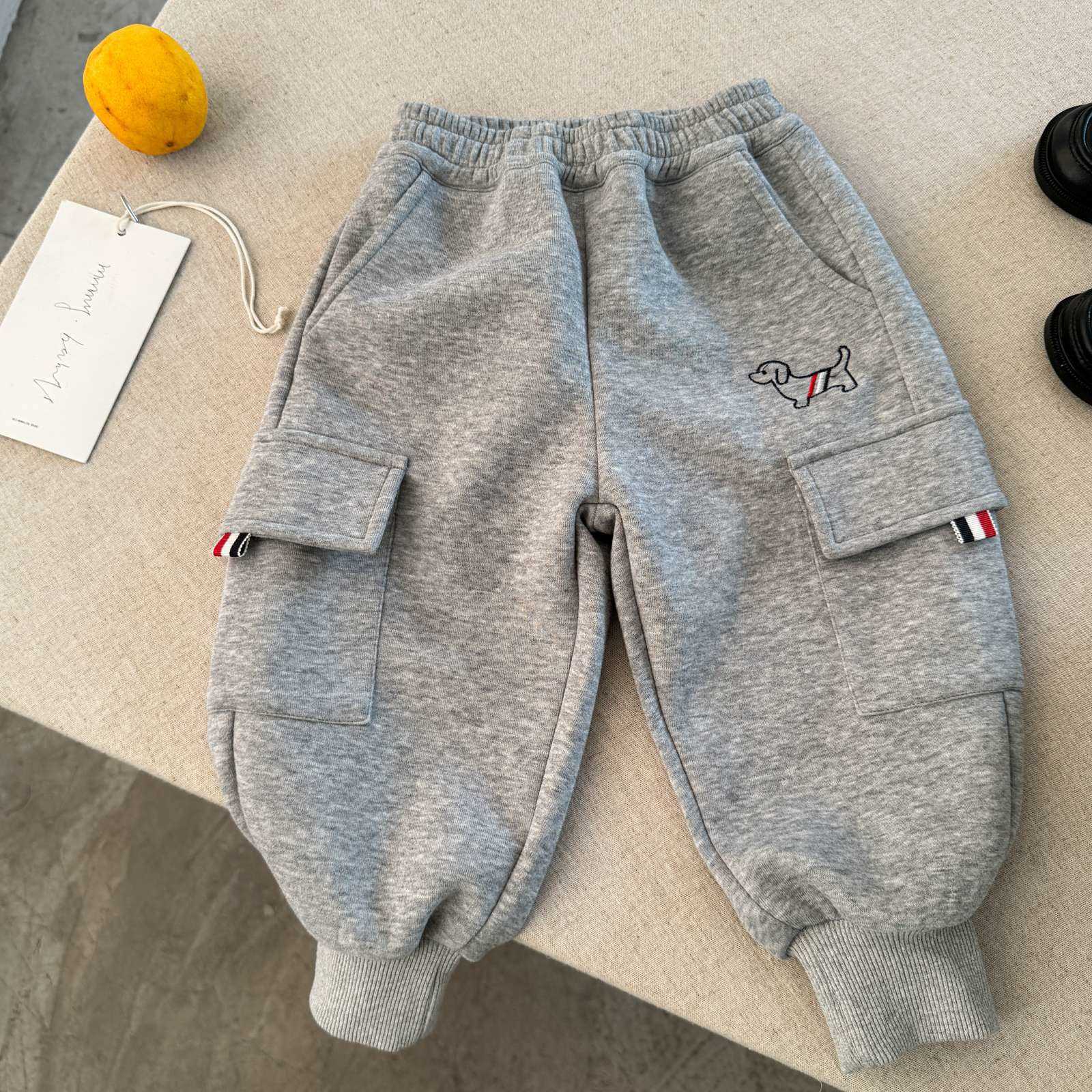 Jeans Childrens workwear pants for boys in the spring and autumn of 2025 new solid color pants baby casual sanitary pants leg binding pants womens fas