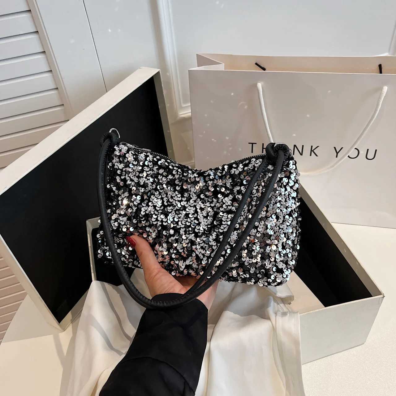 New Arrival New womens sequined shoulder bag personalized sparkling handbag French sparkling lingerie bag wedding party dinner party handbag T250227