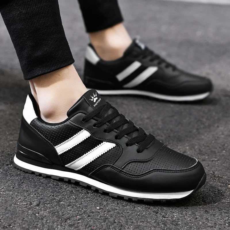 Mens Classical Running Shoes Lightweight Suede Leather Sneakers Mens Comfortable Outdoor Sport Shoes Breathable Flat Jogging Shoes Z250227-1