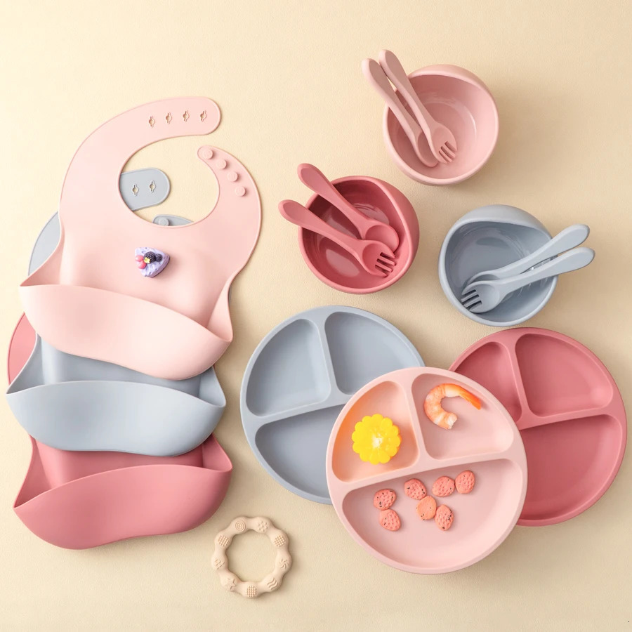 5Pcs Baby Silicone Feeding Set Round Dining Plate Sucker Bowl Dishes For Kids Baby Waterproof Bib Spoon Childrens Tableware 250227