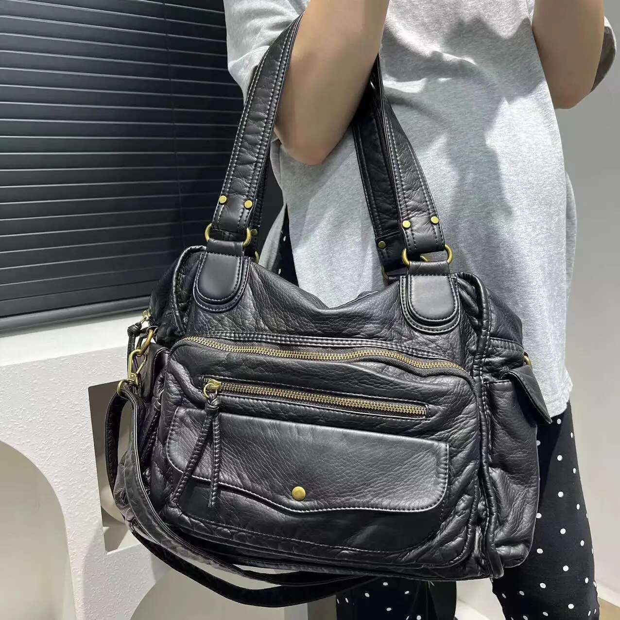 Women's Fashion Y2k Washed Distressed Motorcycle Hot Girl Large Capacity Multi-Pocket Shoulder Bag