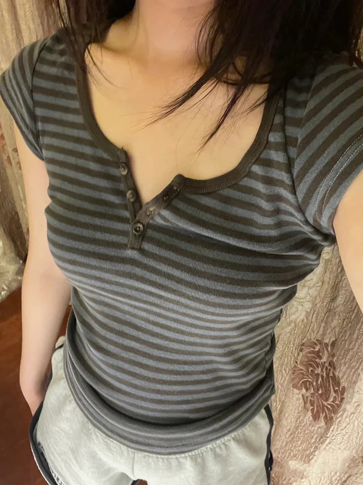 Retro ultrathin striped button tee womens casual round neck summer short sleeved crop top fashionable Y2k streetwear classic cotton Tshirt 250226