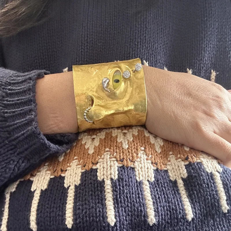 Trendy Crystal Tear Eye Wide Cuff 250221