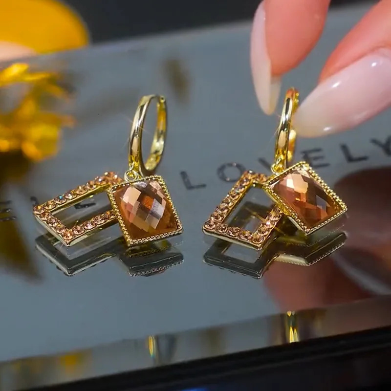 Exquisite Geometric Brown Zircon Earrings for Women Fashionable Personalized Daily Accessories Party Jewelry Birthday Gifts 250210