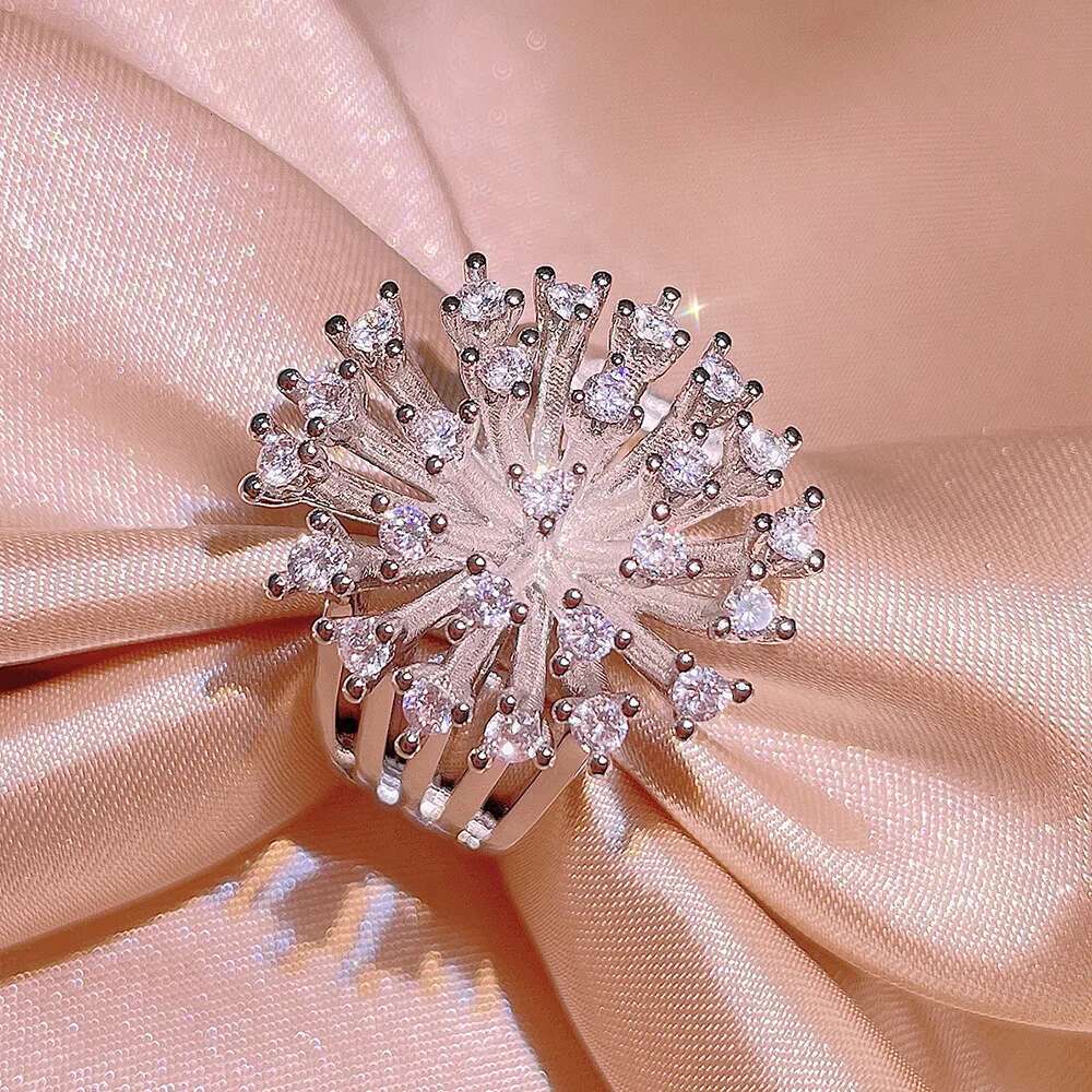 2022 NEW Princess Cut Big Rings For Women Moissanite Gemstones Cubic Zirconia S Sier Engagement Wedding Geometry Jewelry