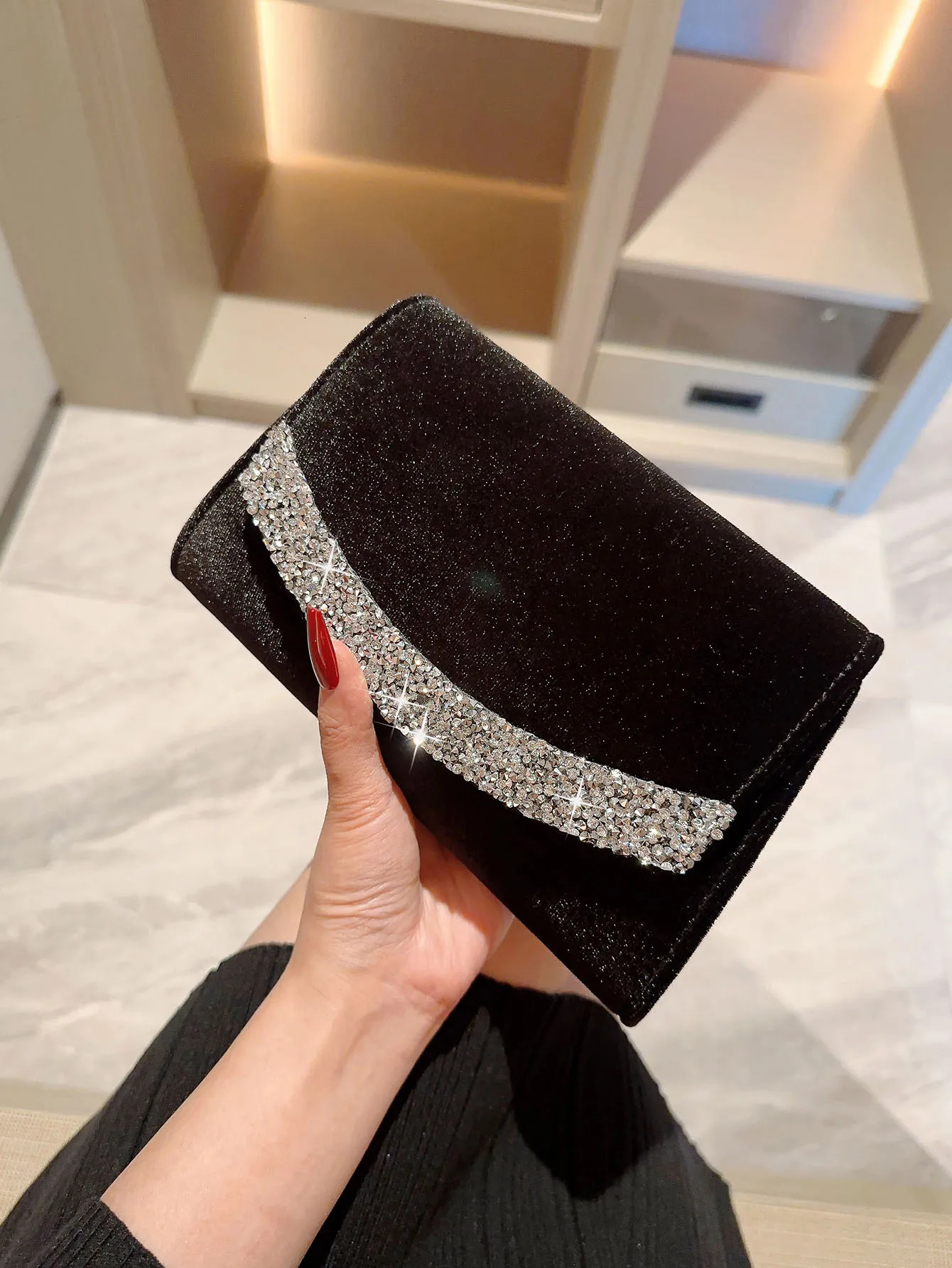 A Shiny Rhinestone Velvet Evening Dress Bag Hand Romantic white Wedding Banquet Bridal Chain Formal Party Prom Envelope 250226