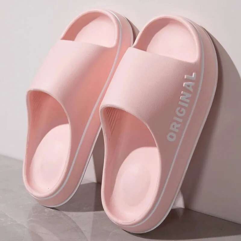 Men's Thick Bottom Summer New Beach Slippers Designer Sandals Bathroom Non Slip Slippers Soft Sandals Simple Fashion Ultra Light Letter Shoes