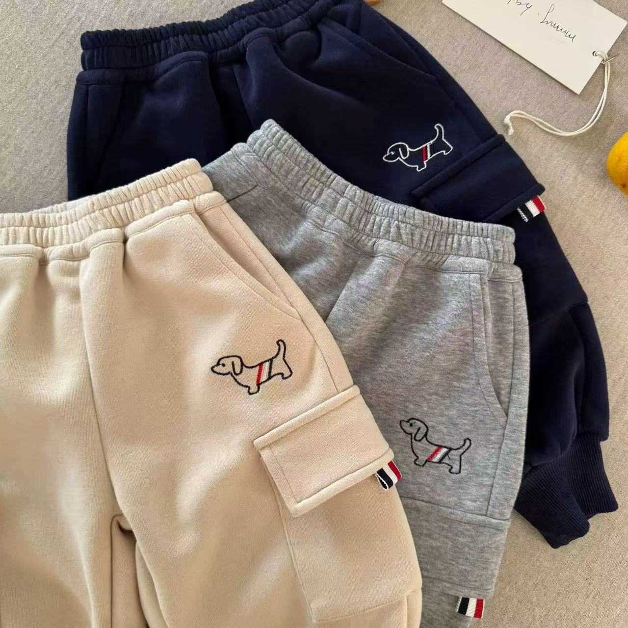 Jeans Childrens workwear pants for boys in the spring and autumn of 2025 new solid color pants baby casual sanitary pants leg binding pants womens fas