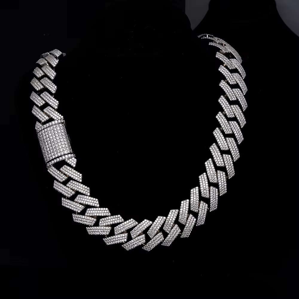 20mmChic & Durable VVS Standarded Men's/Women's Jewelry Piece: Iced Out Chain Featuring Exquisite Diamonds