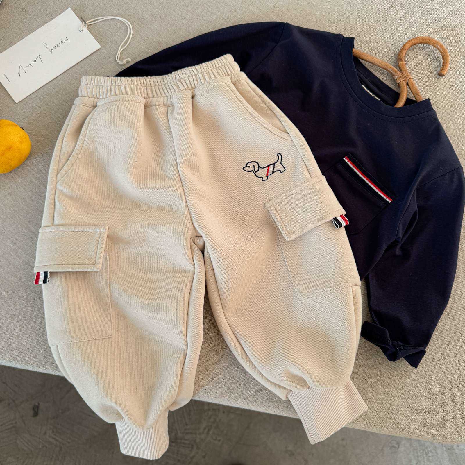 Jeans Childrens workwear pants for boys in the spring and autumn of 2025 new solid color pants baby casual sanitary pants leg binding pants womens fas
