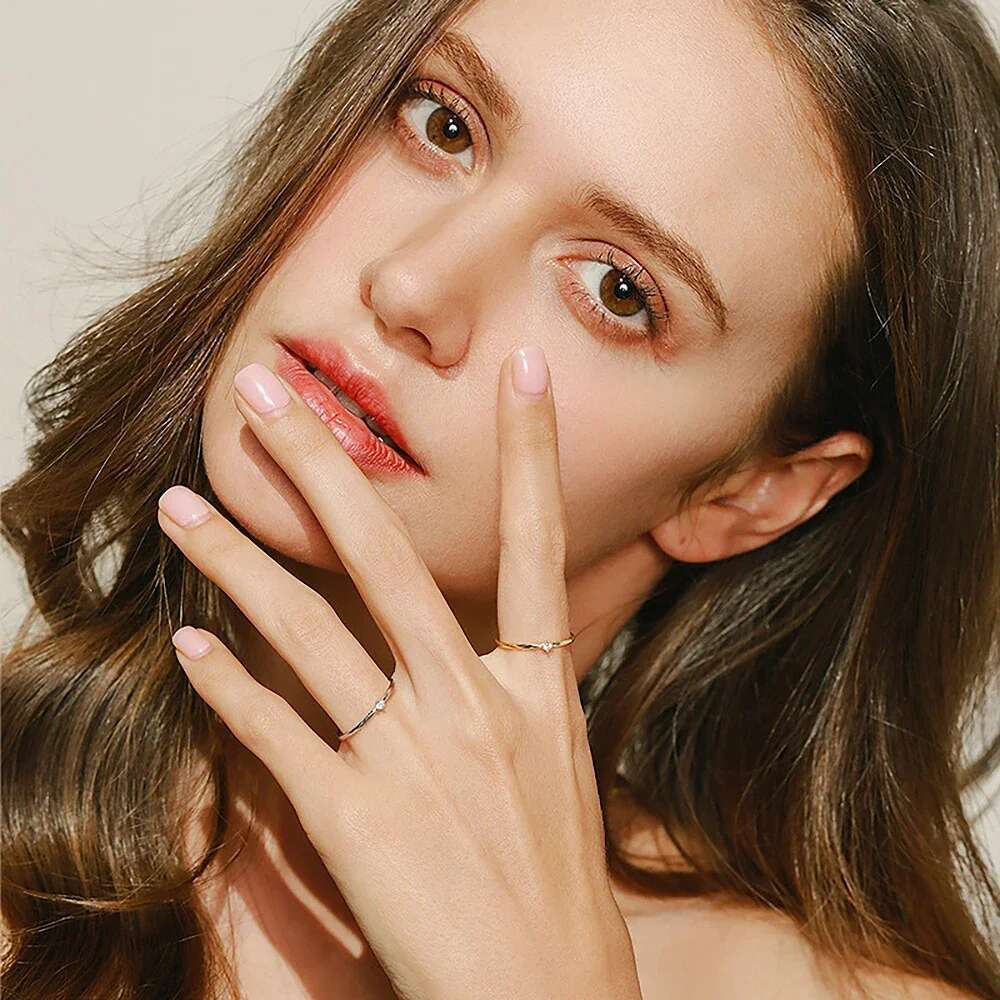 Exquisite Moissanite Finger Ring For Women Gold Plated Sterg Sier Elegant Rings With 2mm D Color Round Lab Dia