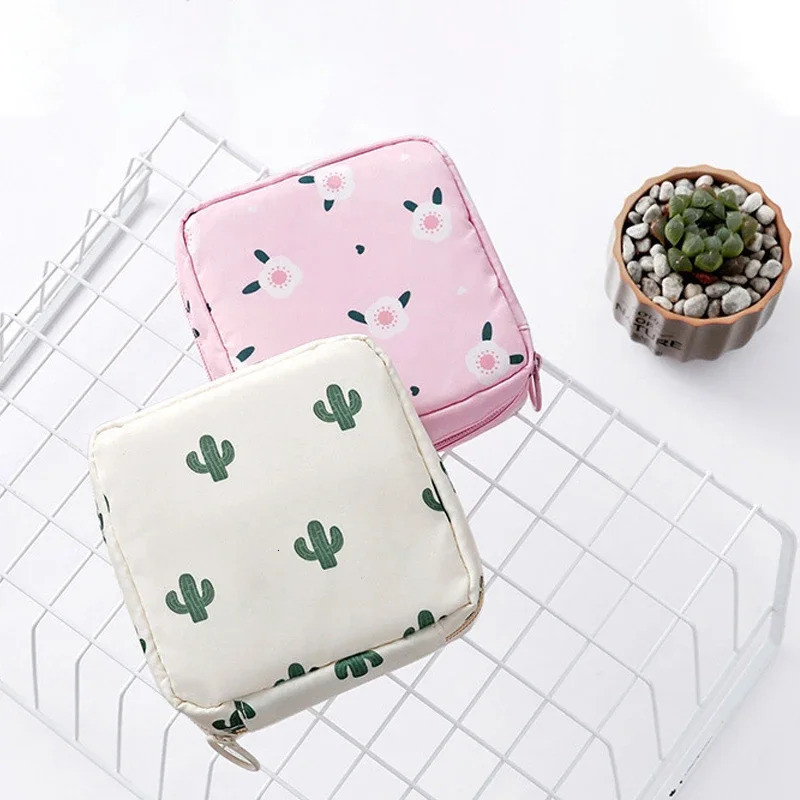 Ship from US 1PC Sanitary Napkin Storage Bag Makeup Organizers Portable Cosmetics Data Cables Lipstick Earphone Organization 250227FBB