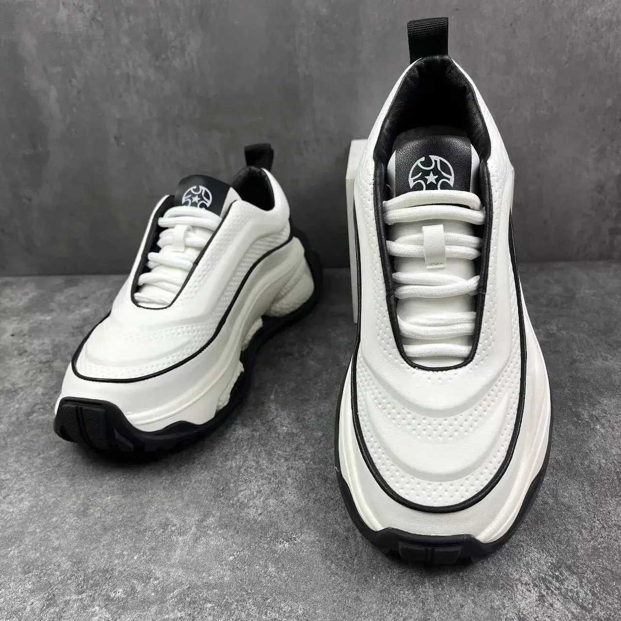 NEW Top Casual Men 2024 New Sneaker Korean Version Fashion Versatile With Small White For Man Platform Running Shoes Tenis Z250224