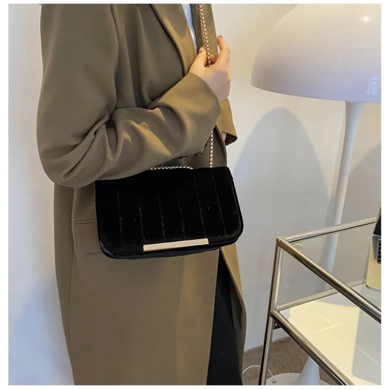 Ship from US y Red Velvet Crossbody Bags For Women ner Small Shoulder Handbags Chain Messenger Bag Lady Mini Purses Hand 250227FBB