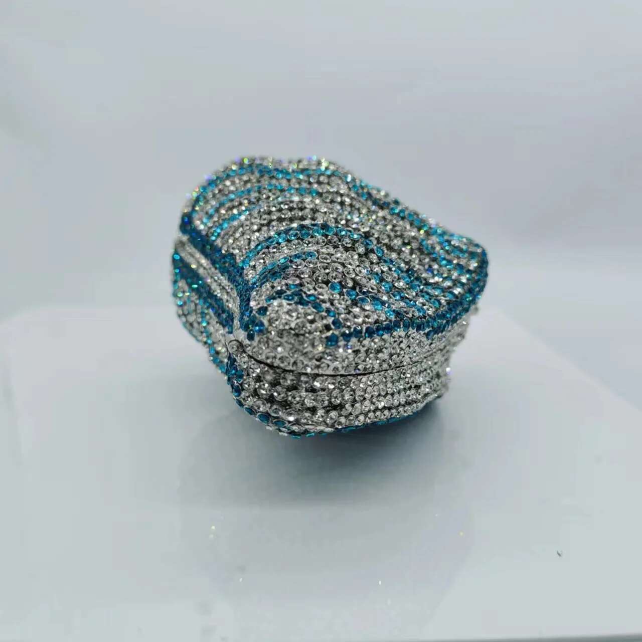 Women 2024 New Conch Stones Clutch Purse Lady Evening Bag Crystal Wedding Phone Purses and Handbags Bridal Party Minaudiere Bags