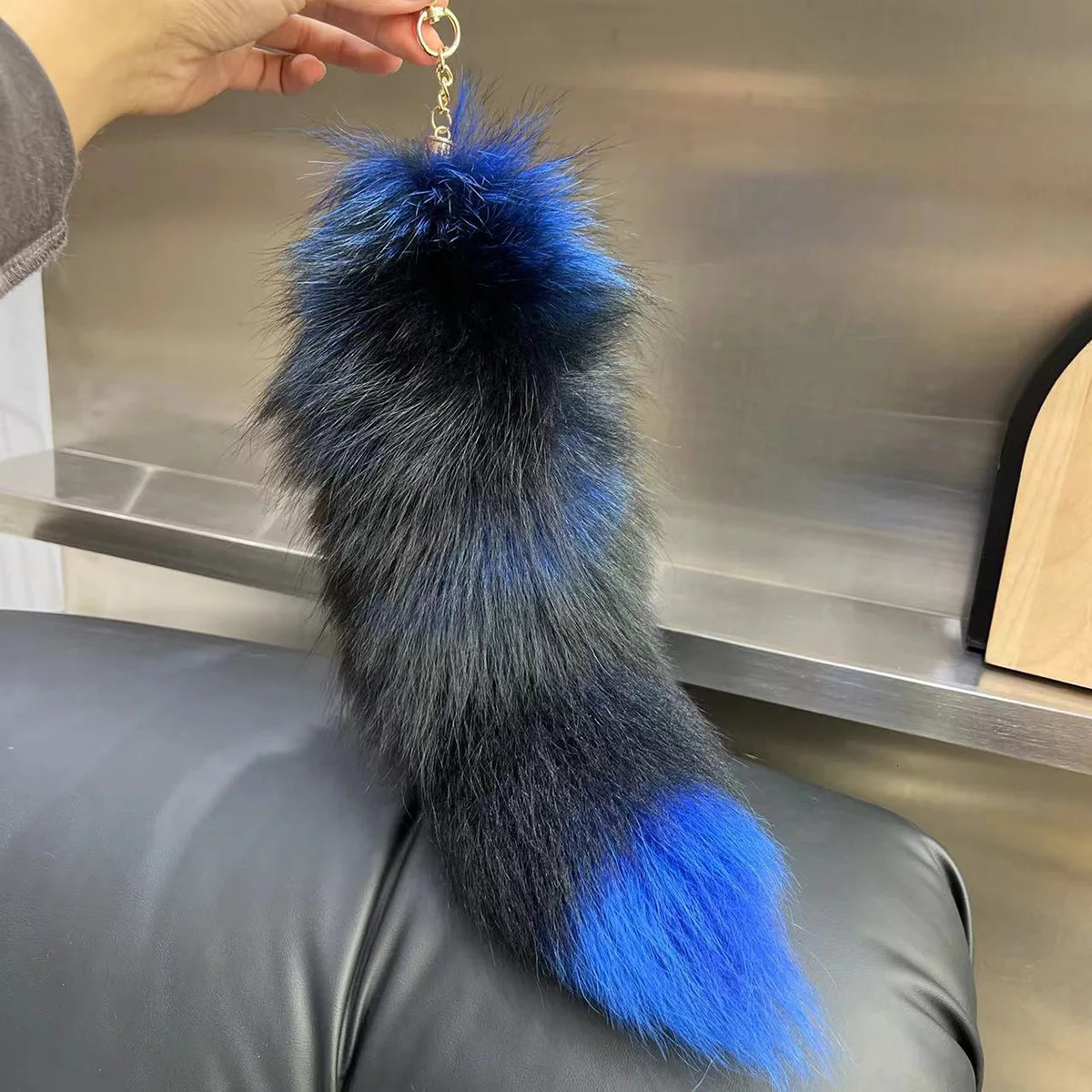 Fox Fur Tail Large Long Natural Fur tail Keychain Pendant Cosplay tail Cute Wolf Fox Tail Fur Car Keychains For Women 250227