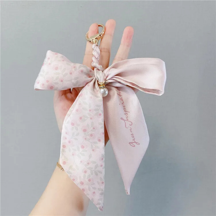 Fashion Weave Silk Scarf Keychains For Women Satin Ribbon Bowknot Pendant Keyring Charm Bag Car Key Holder Key Chains Accessory 250227