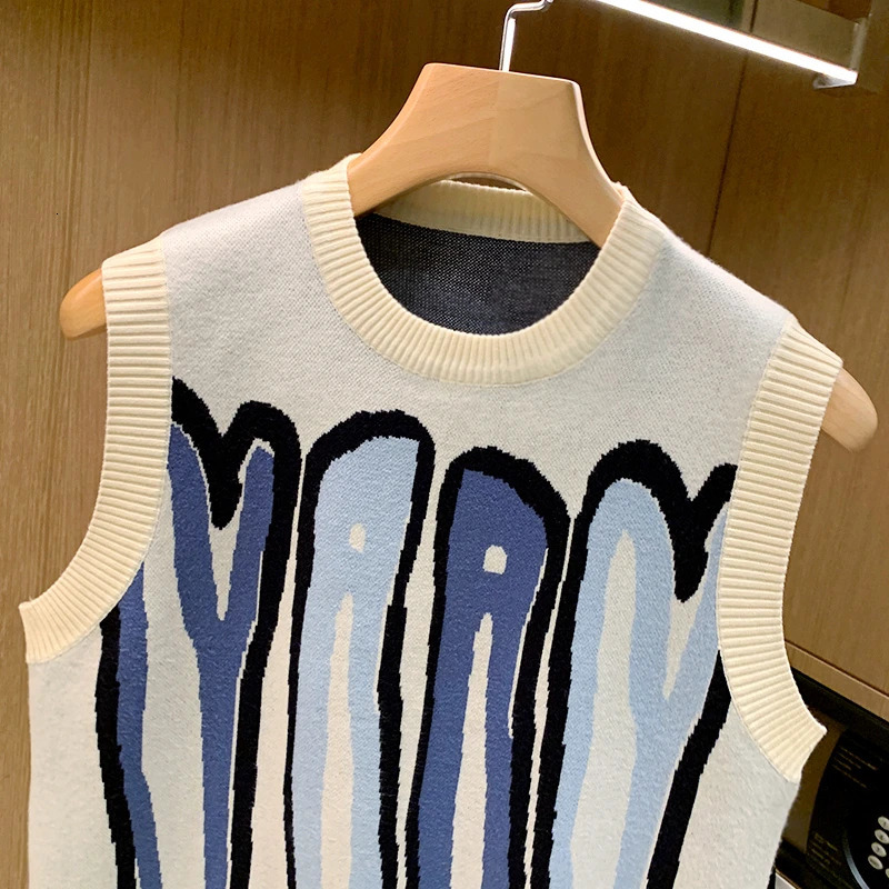 2024 Men Spring Autumn Vneck Sleeveless Tops Male Comfortable Warm Sweater Waistcoat Mens Oneck Print Knit Vest K454 250225