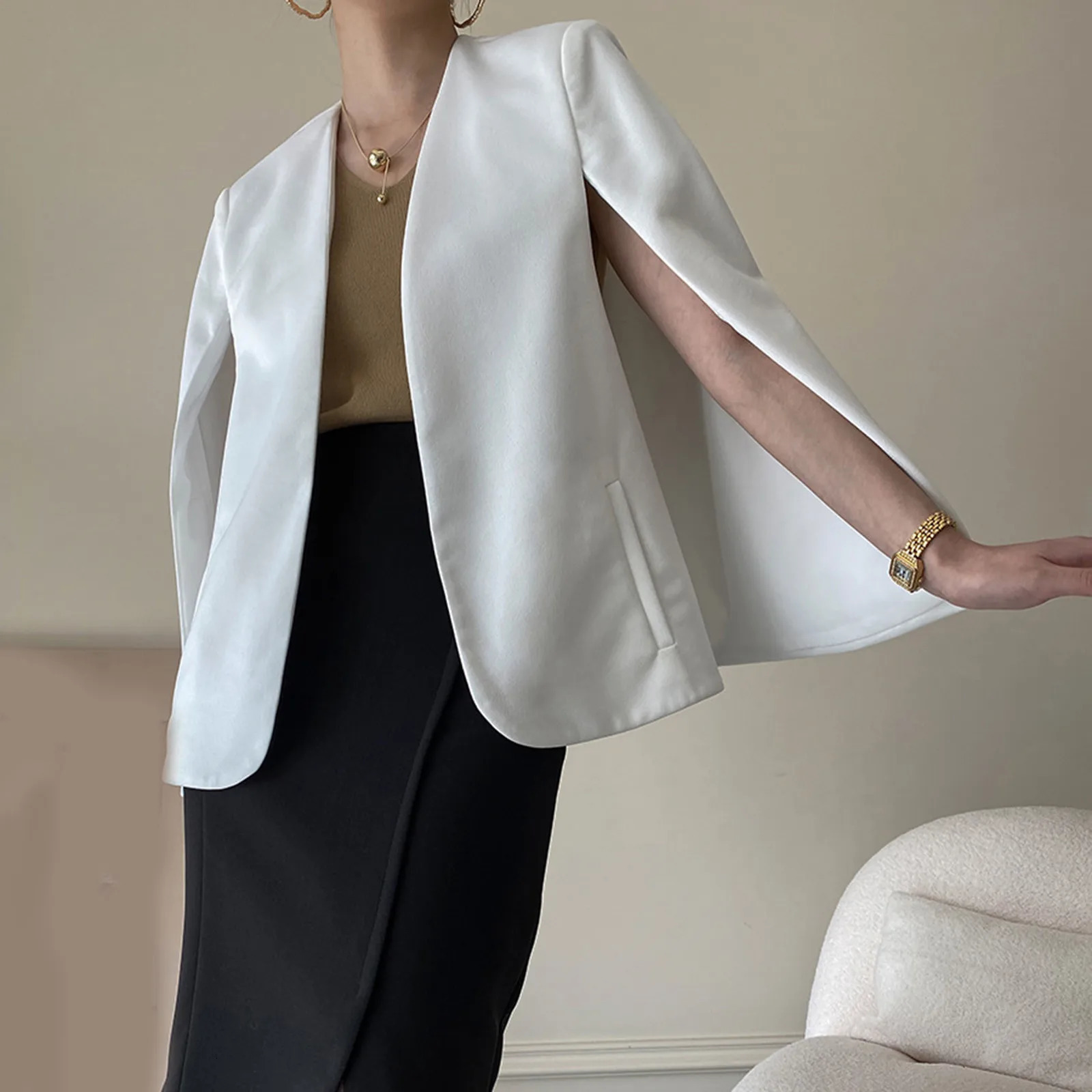 Temperament Women Suit Coat Small Cape Womens Early Autumn Fashion Lightweight Jacket Minimalist Elegant Business Clothes 250227