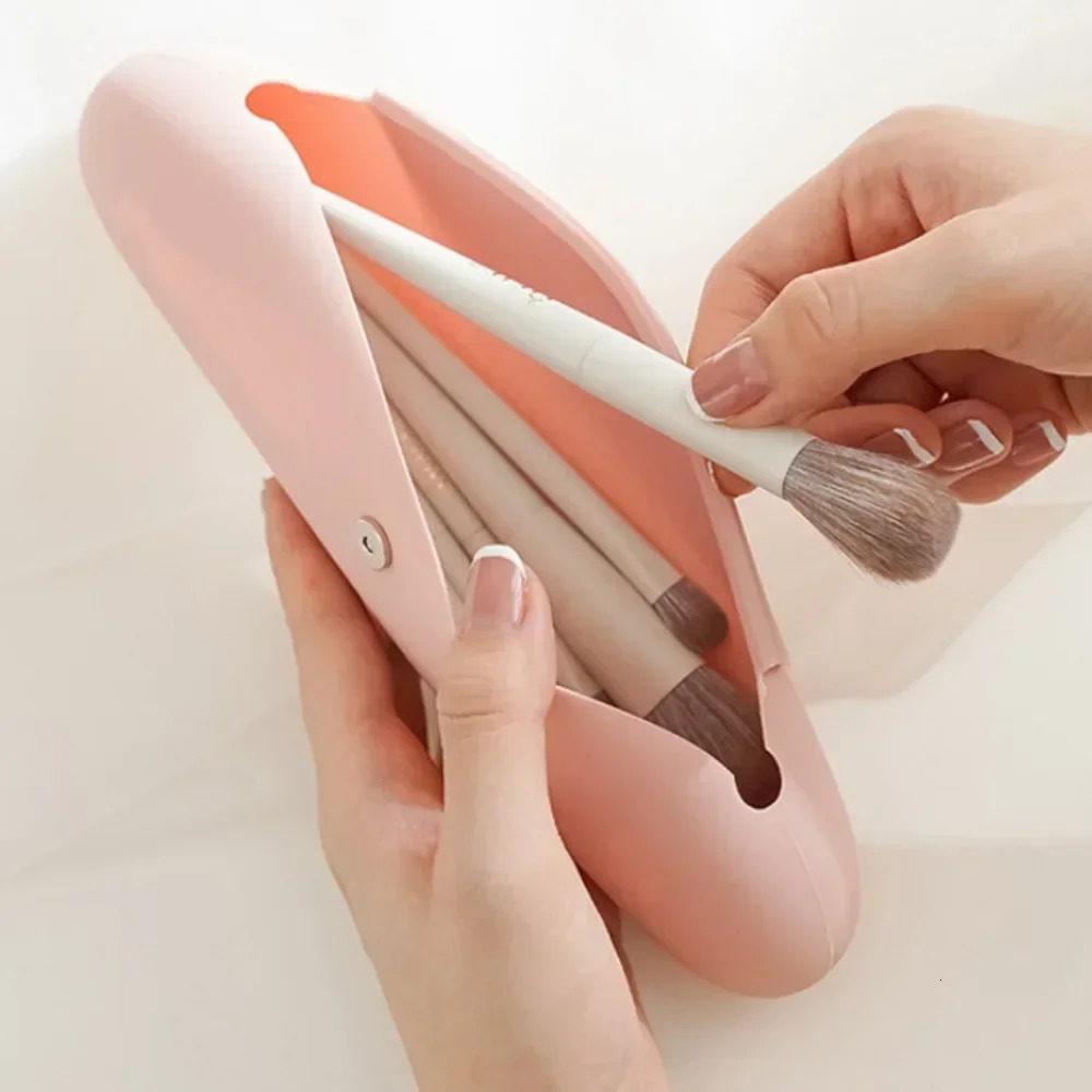 Ship from US Travel Makeup Brush Holder Silicon Cosmetic Brushes Portable Bag for Getting Ready Travelling Case Organizers 250227FBB