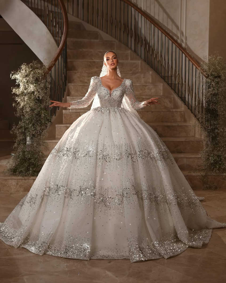 Gorgeous Ball Gown Wedding Dress For Women Sweetheart Neck Long Sleeves Bridal Gowns Crystal Sequins Sweep Train Dresses Custom Made vestidos de novia