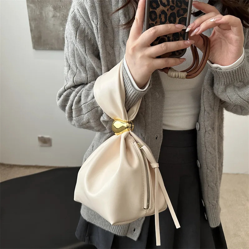 y Personality Leather Clutch Bag Women Fashion ner Solid Mini Bucket Pouch Zipper Party Evening Wrist Bags Handbags 250226