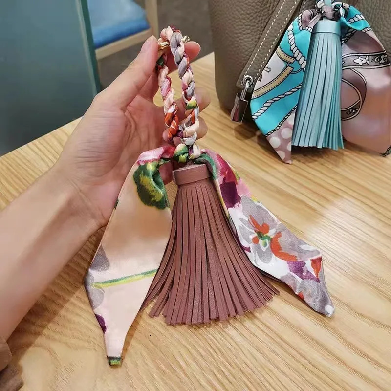 Style Silk Woven Key Lanyard Decoration Soft PU Leather Car Keychain Accessories Fashion Womens Tote Bag Jewelry Pendant 250227
