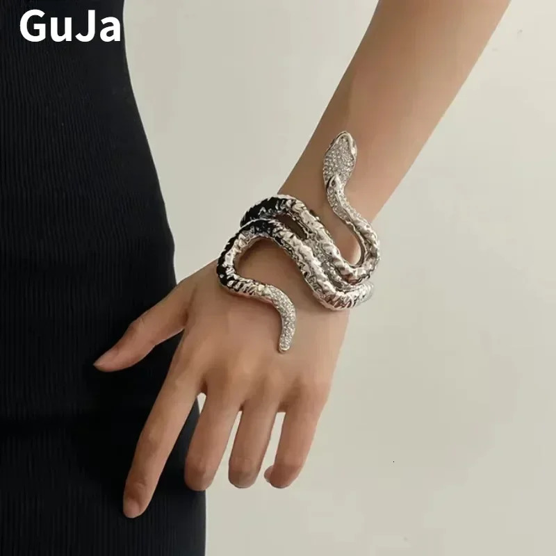 Fashion Jewelry European and American Irregular Snake Bracelets For Women Party Gifts Cool Trend Accessories Selling 250227
