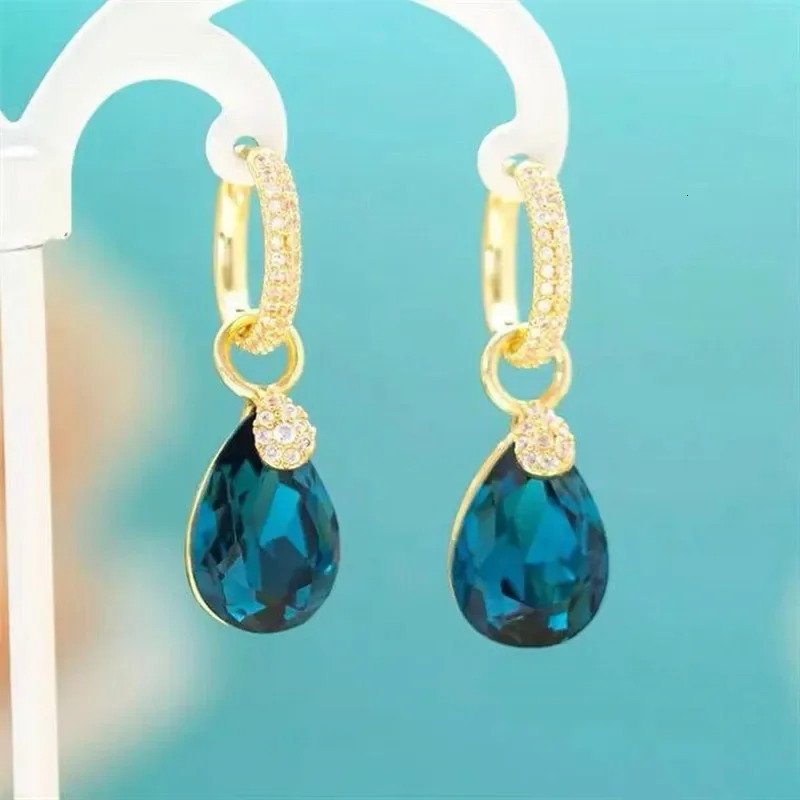 Exquisite Blue Dropshaped Crystal Pendant Earrings For Women Fashion Personalized Daily Accessories Party Jewelry Birthday Gift 250210
