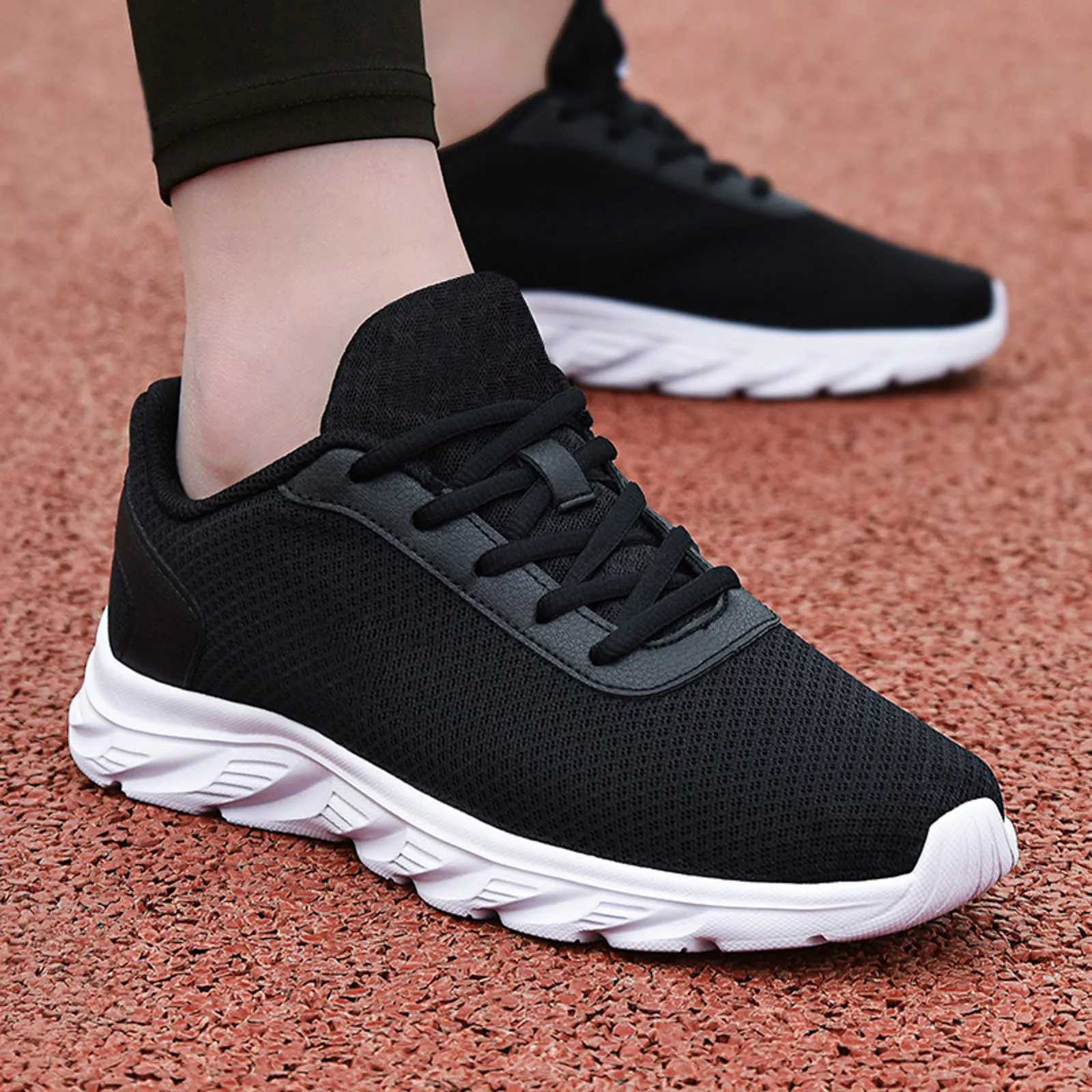 Mens Leather Sneaker Sports Shoes Simple Solid Color Fashion Summer New Pattern Mesh Breathable Classic Sneaker Shoes Z250227