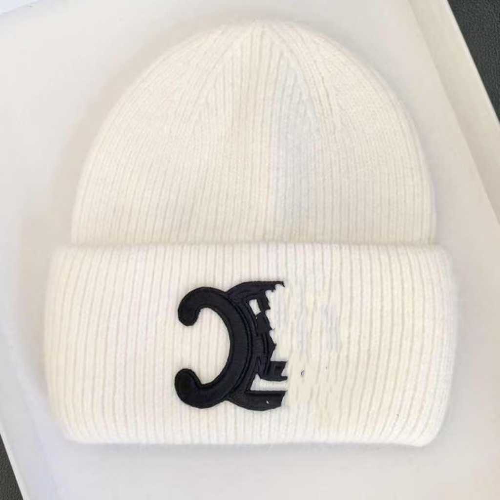 BeanieSkull Caps High quality Triumphal Arch rabbit fur knitted hat for women with a large head circumference that accentuates the face a small woolen