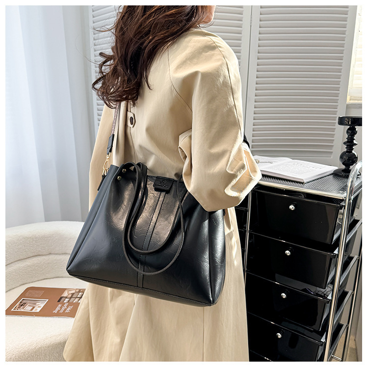 Commuter Bucket Large Capacity 2024 New Shoulder Women's Bag