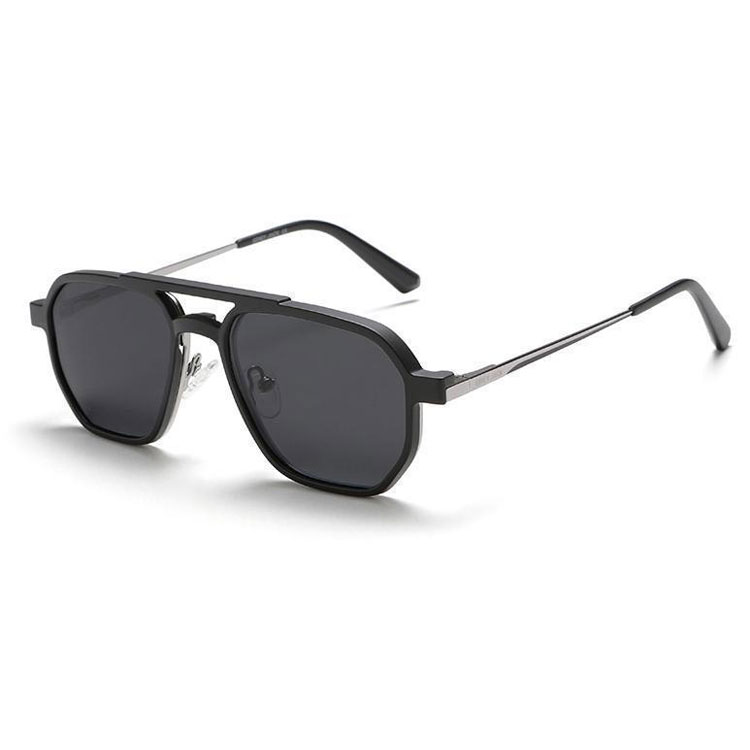 Elegant Unisex Designer Shades for Everyday Wear Great Accessory for Travelers and Photo Shoots