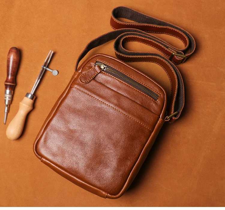 2025S Designer GURO High Quality Head Layer Cowhide Bag Mens Genuine Leather Small Crossbody Mans Satchel Daily Mobile PouchC250222 Shoulder crossbody