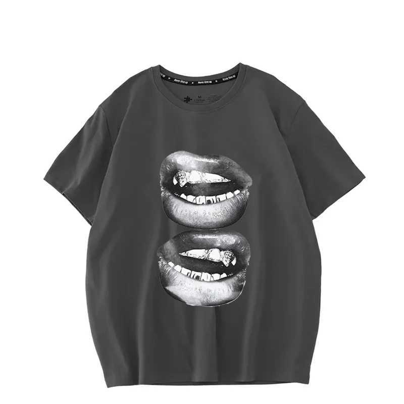 Retro Simple Sexy lips Print Summer Cotton T-Shirt Fashion Men Clothing Fashion Tops Tees Men Casual Solid Color Streetwear TopsT250227