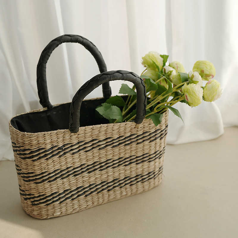 Nordic style hand woven straw woven handbag with high aesthetic value, a photography artifact, straw woven moon style versatile phone bag 250215