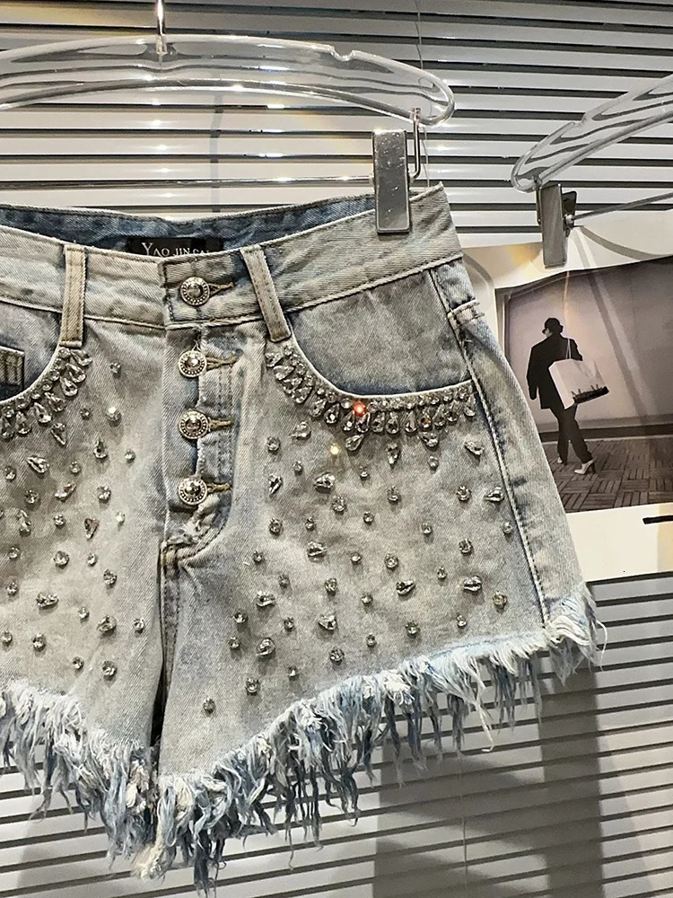 DEAT Womens Denim Shorts Shiny Rhinestone Full Diamonds Burrs Edge Wide Leg Super Short Jeans 2025 Spring Fashion 11XX3737 250227