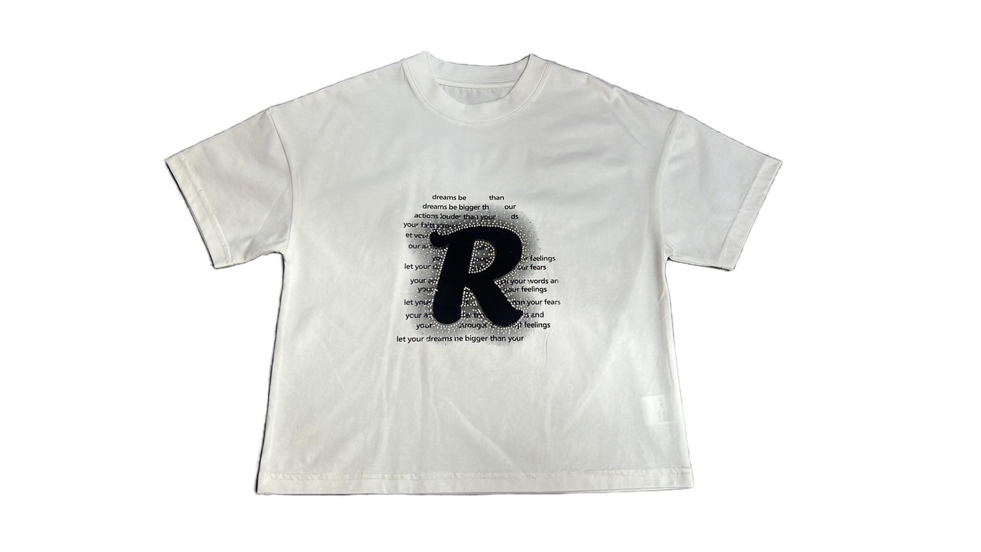 Children's short sleeves are soft simple and fashionable with multiple sizes to choose from