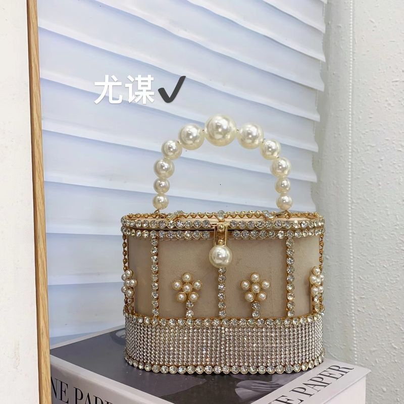 French-style Metal Hollow-out Shiny Dia Bucket Bag