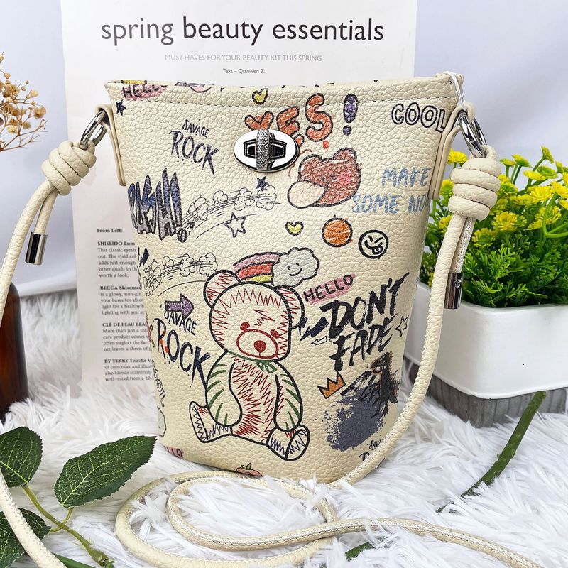 Women's bag Design Graffiti Bear Bucket Fashion Versatile Underarm Portable Messenger Mobile Phone Bag