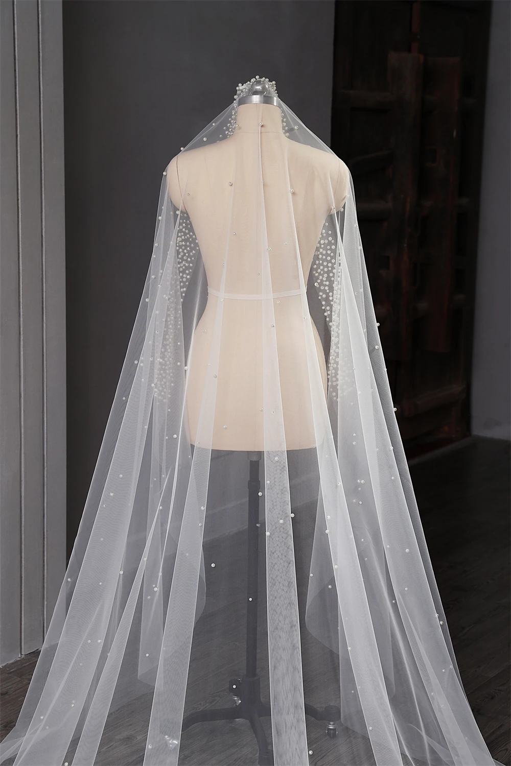 Elegant Bridal Veils Tulle With Comb Bride Wedding 3m*2m Pearls Decoration Long Veil Hair Accessories Custom Made